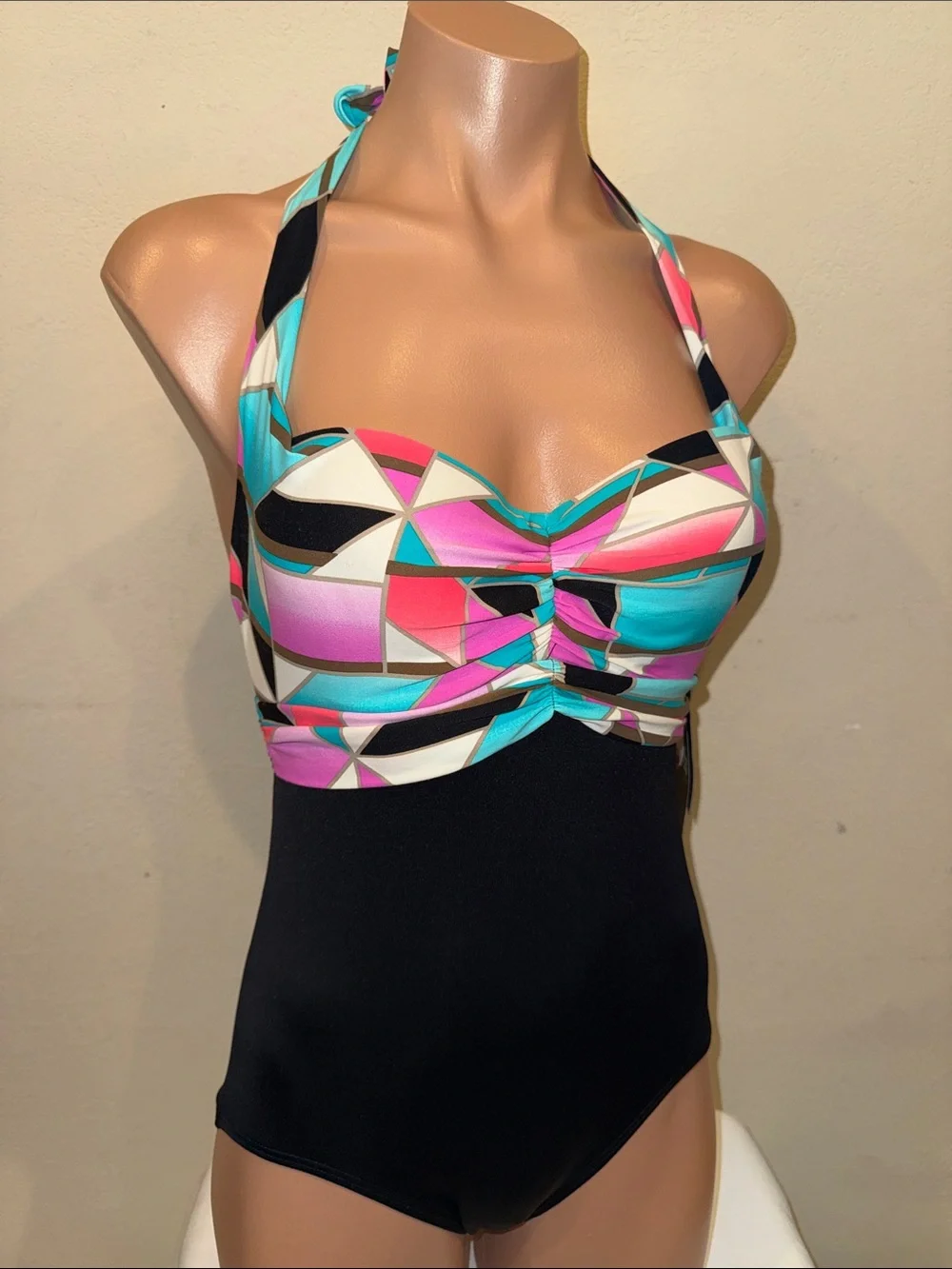 NWT Coco Reef one piece swimsuit size 32/34C underwire - Picture 2 of 4